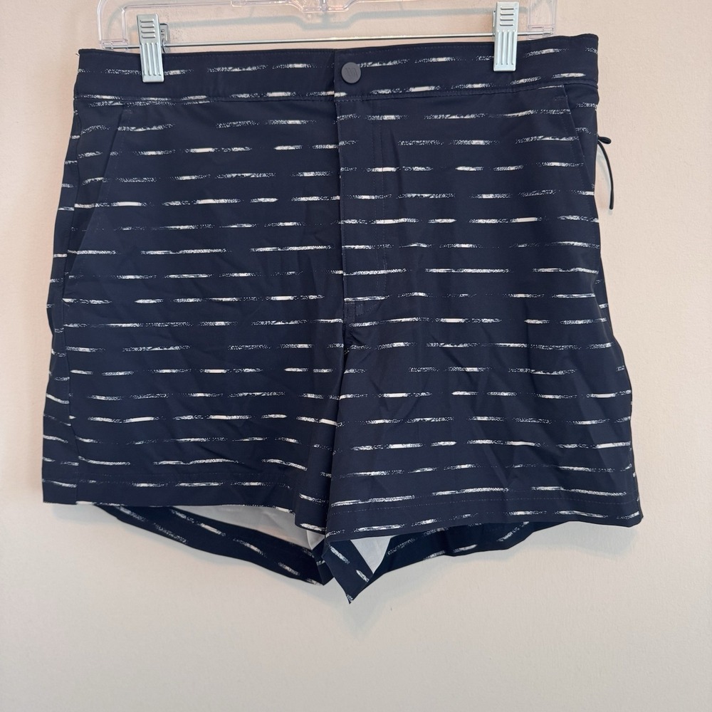 VRST Men's 5" Resort Short Navy Sand Washed Stripe Medium NWT Quick Dry UPF 50+